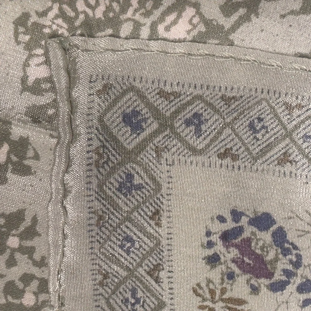 Jones New York Scarf Hand Rolled Hem Paisley Floral Print‎ Sage Green 30
